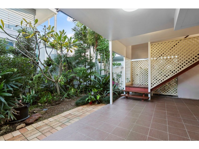 337 UPPER ESPLANADE, Manly QLD 4179