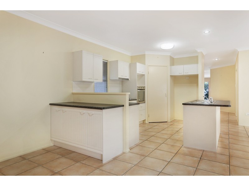 170 HINDES STREET, Lota QLD 4179