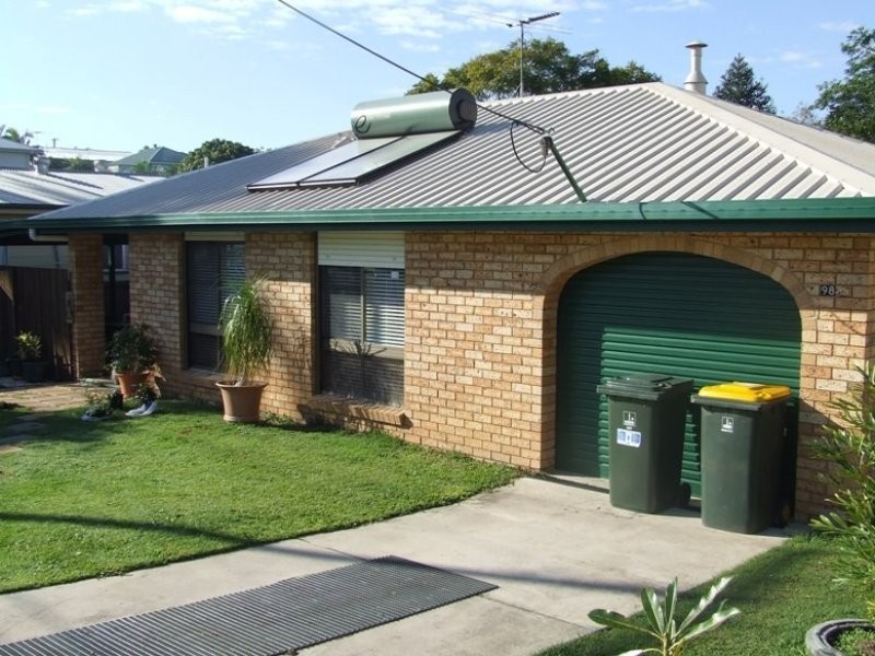 98 Southwick St, Wynnum QLD 4178