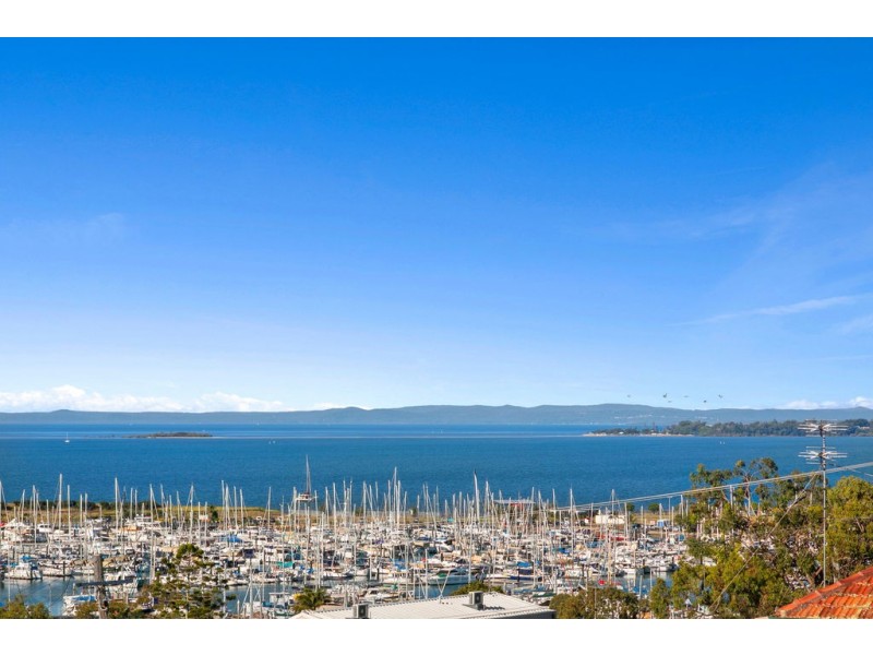 11 Wellington Street, Manly QLD 4179