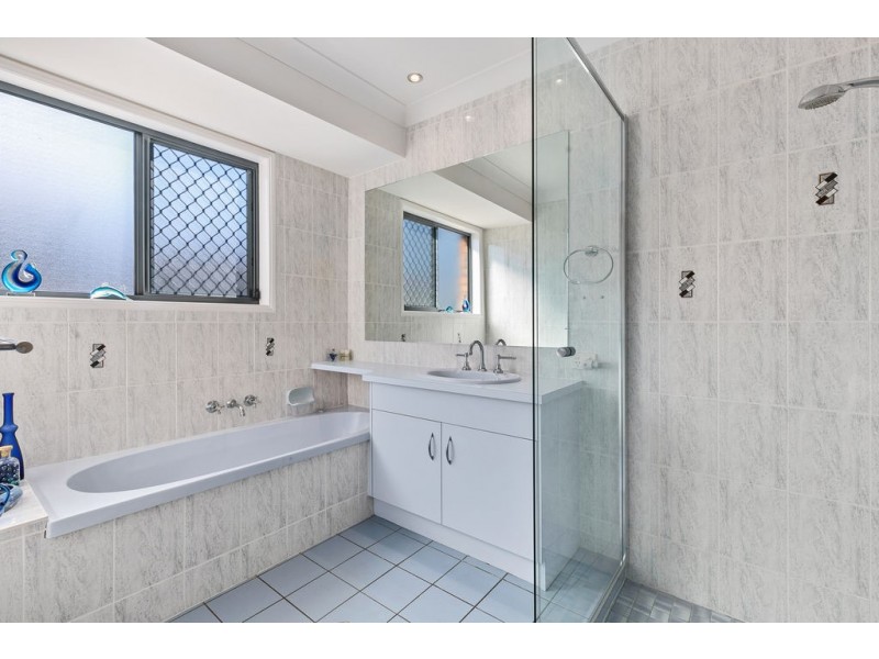 11 MORAY CLOSE, Manly West QLD 4179