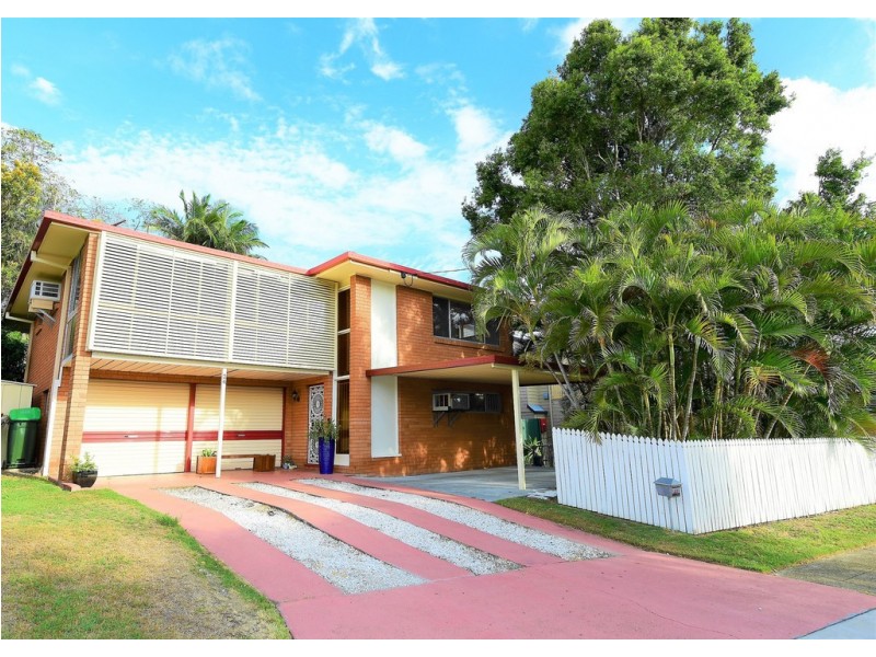 42 INGLESTON STREET, Wynnum West QLD 4178