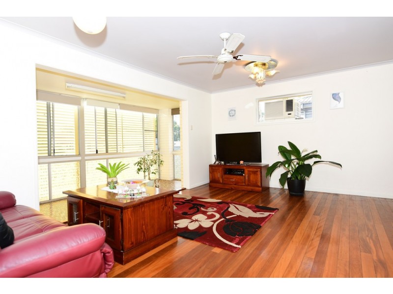 42 INGLESTON STREET, Wynnum West QLD 4178