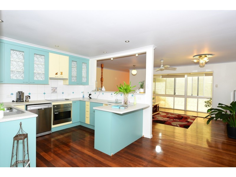 42 INGLESTON STREET, Wynnum West QLD 4178