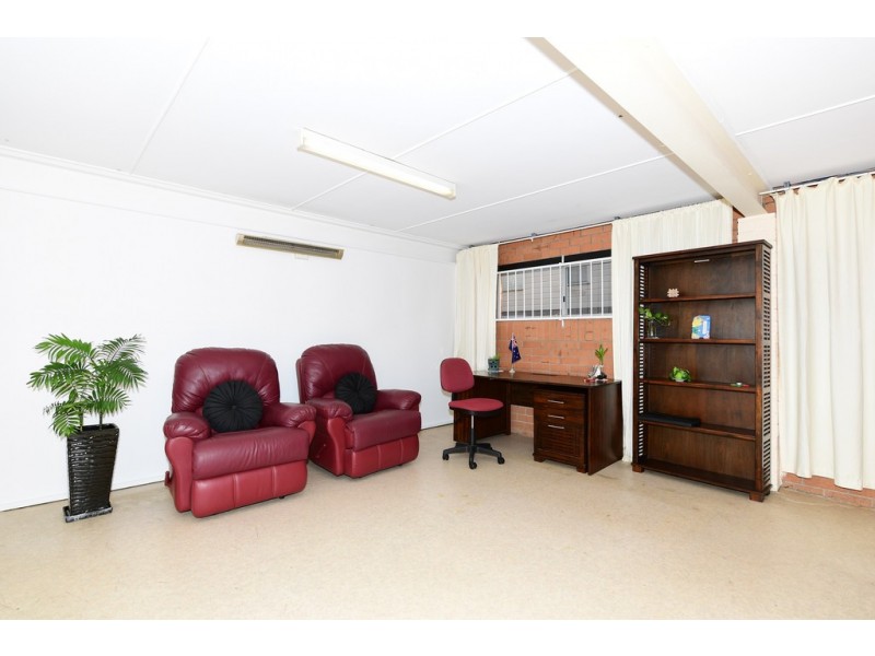 42 INGLESTON STREET, Wynnum West QLD 4178