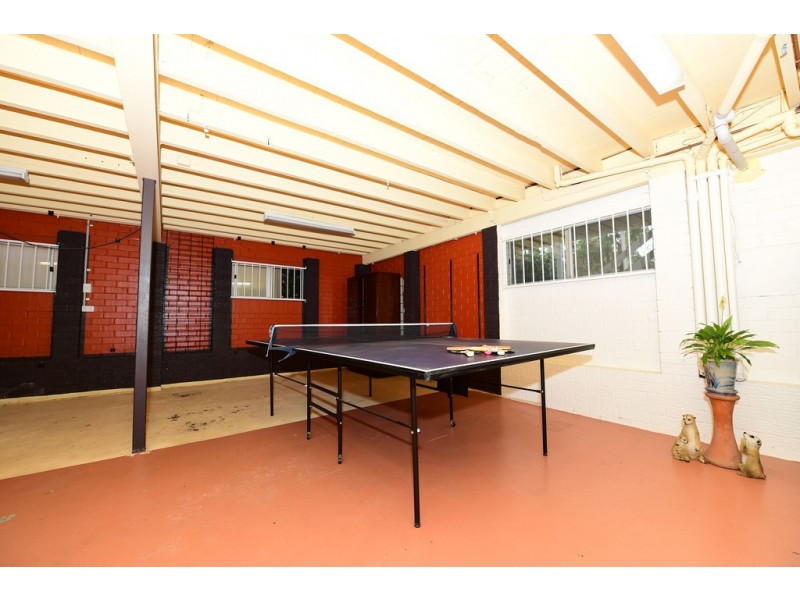 42 INGLESTON STREET, Wynnum West QLD 4178