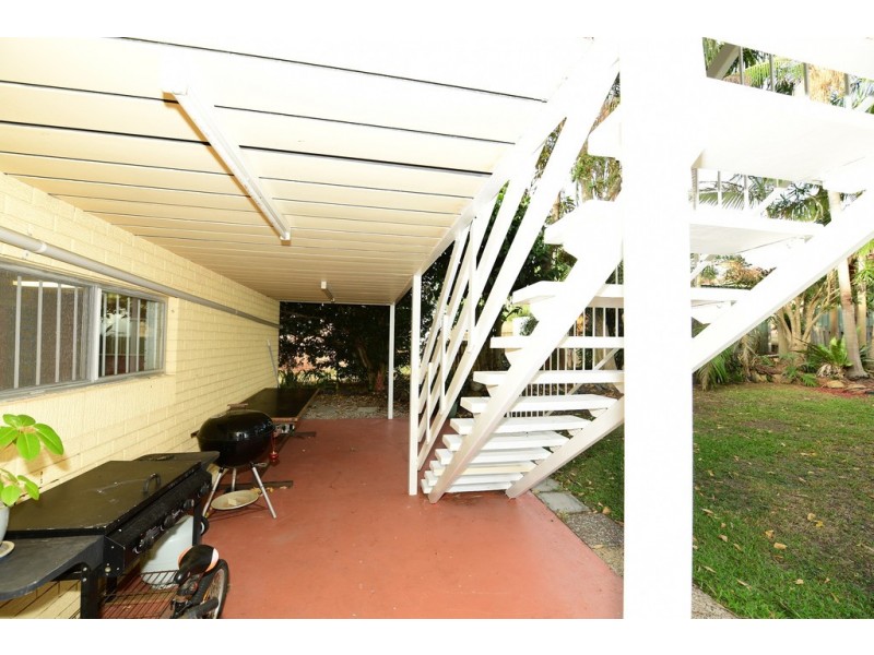 42 INGLESTON STREET, Wynnum West QLD 4178