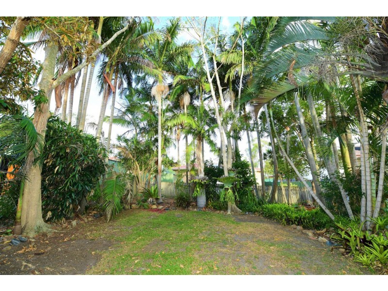 42 INGLESTON STREET, Wynnum West QLD 4178