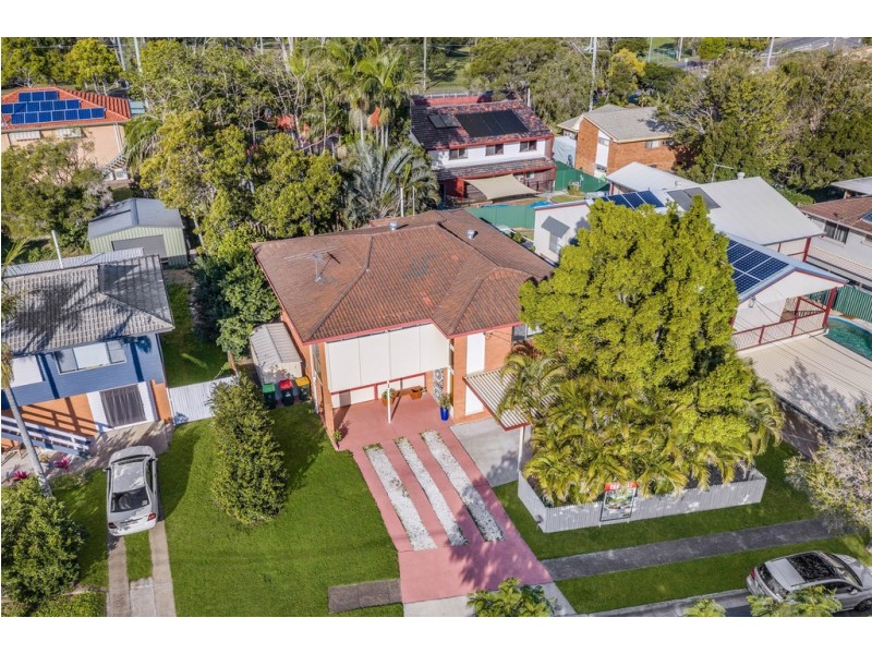 42 INGLESTON STREET, Wynnum West QLD 4178