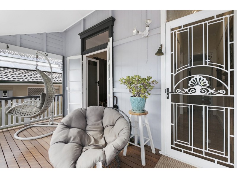 14 MORETON AVENUE, Wynnum QLD 4178