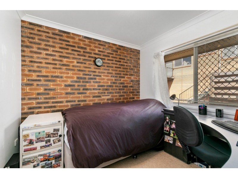 2 / 59 EMSWORTH STREET, Wynnum QLD 4178