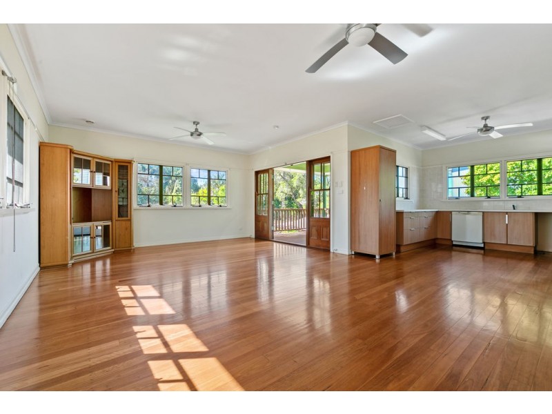 865 ESPLANADE, Lota QLD 4179