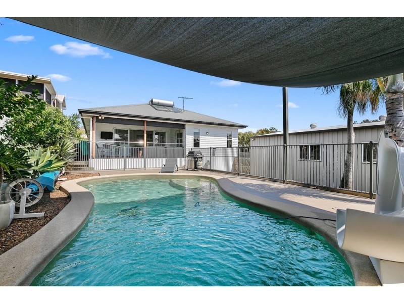 27 PARRAMATTA STREET, Manly QLD 4179