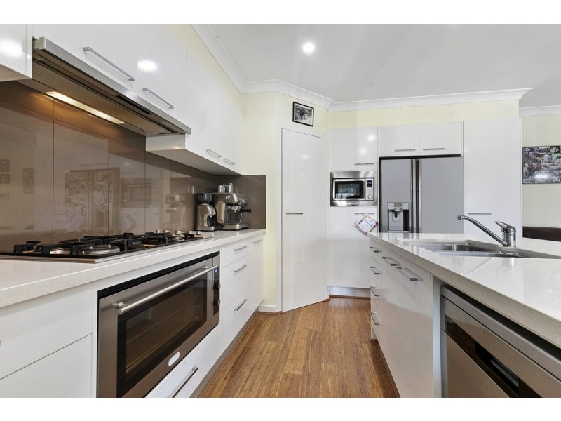 27 PARRAMATTA STREET, Manly QLD 4179
