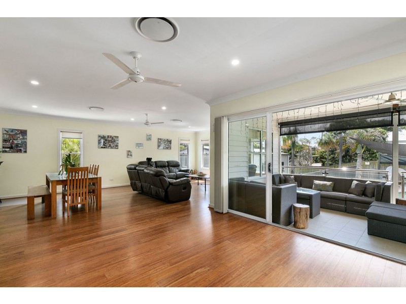 27 PARRAMATTA STREET, Manly QLD 4179