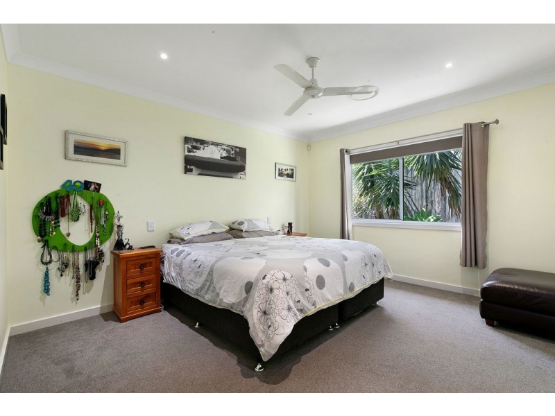 27 PARRAMATTA STREET, Manly QLD 4179