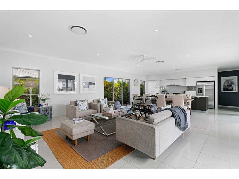 75 WATERVALE PARADE, Wakerley QLD 4154