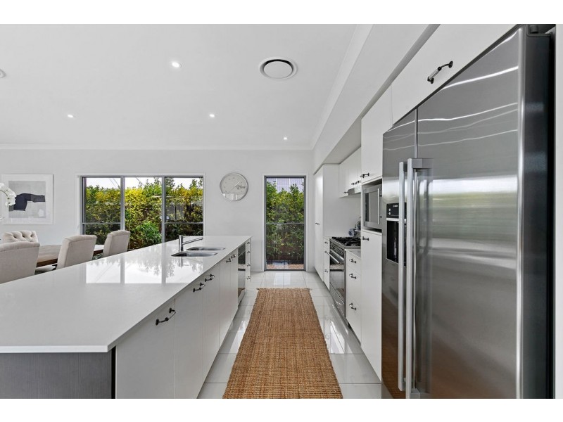 75 WATERVALE PARADE, Wakerley QLD 4154