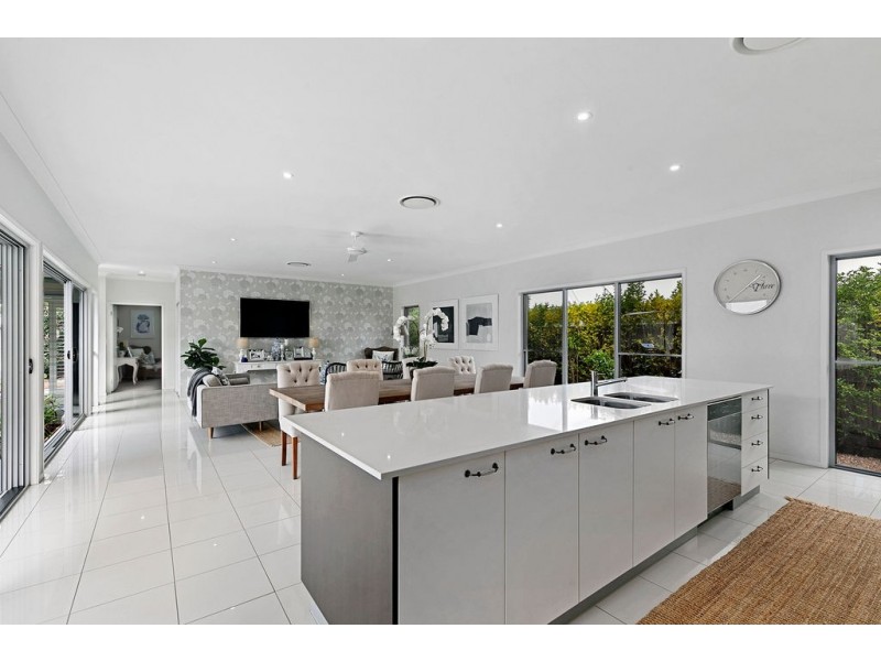 75 WATERVALE PARADE, Wakerley QLD 4154