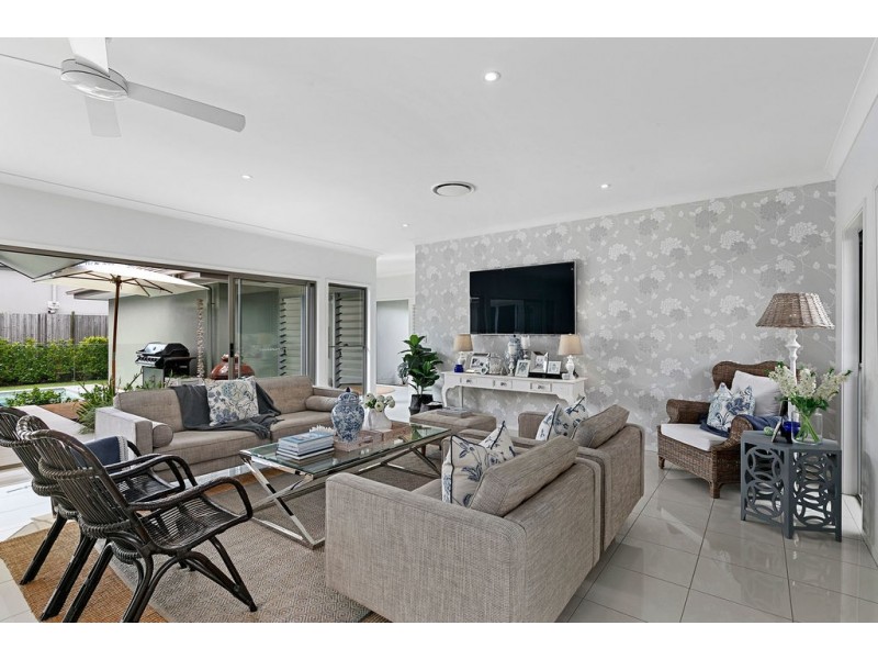 75 WATERVALE PARADE, Wakerley QLD 4154