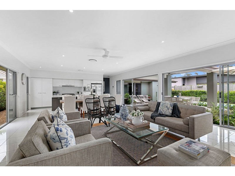 75 WATERVALE PARADE, Wakerley QLD 4154