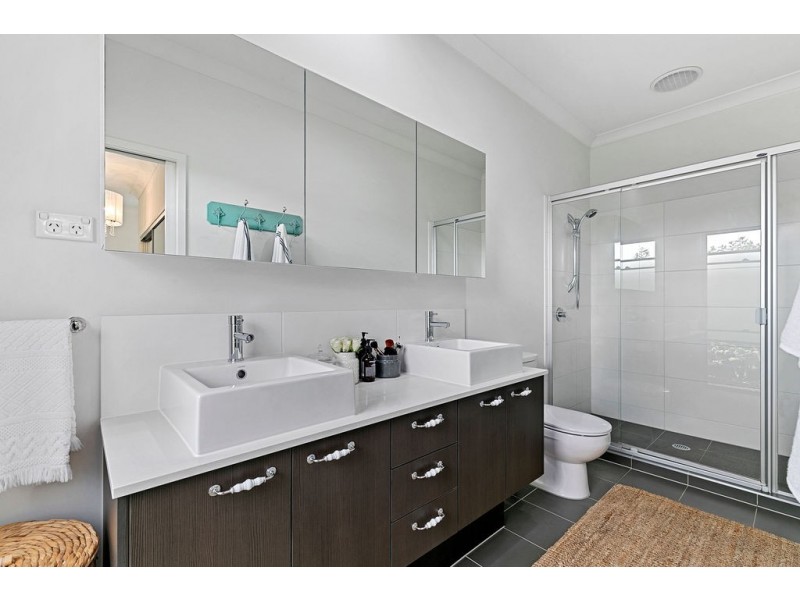 75 WATERVALE PARADE, Wakerley QLD 4154