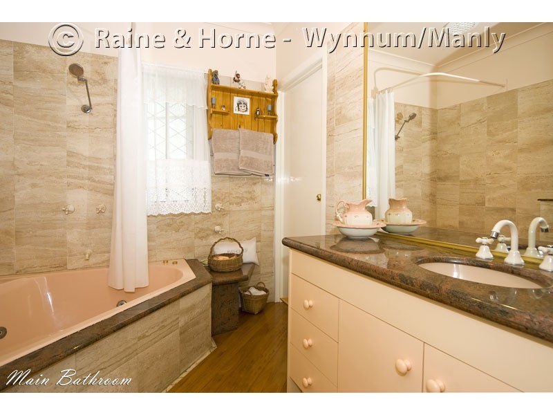 66 Wondall Rd, Manly West QLD 4179