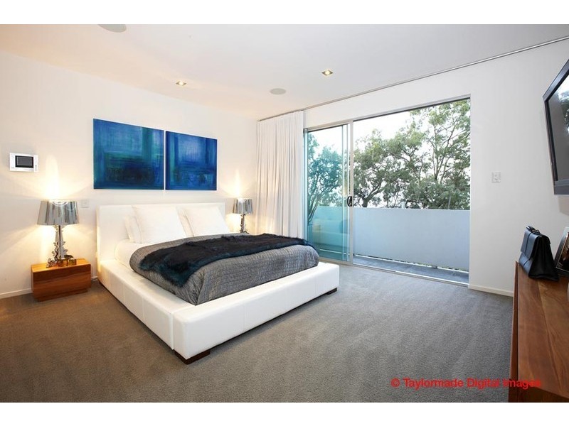 575 Royal Esplanade, Manly QLD 4179