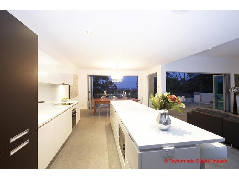 575 Royal Esplanade, Manly QLD 4179