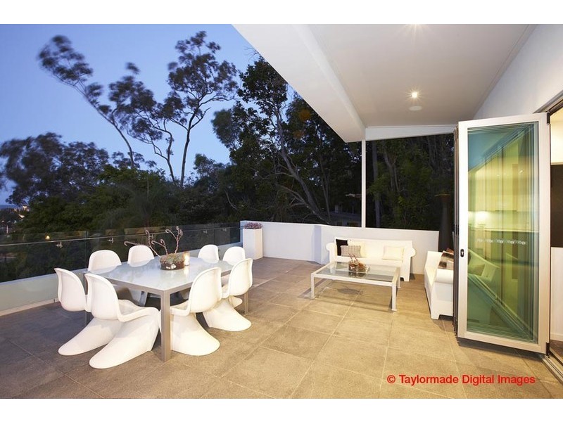 575 Royal Esplanade, Manly QLD 4179