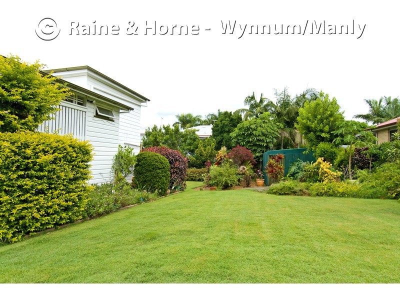 155 Cambridge Pde, Manly QLD 4179