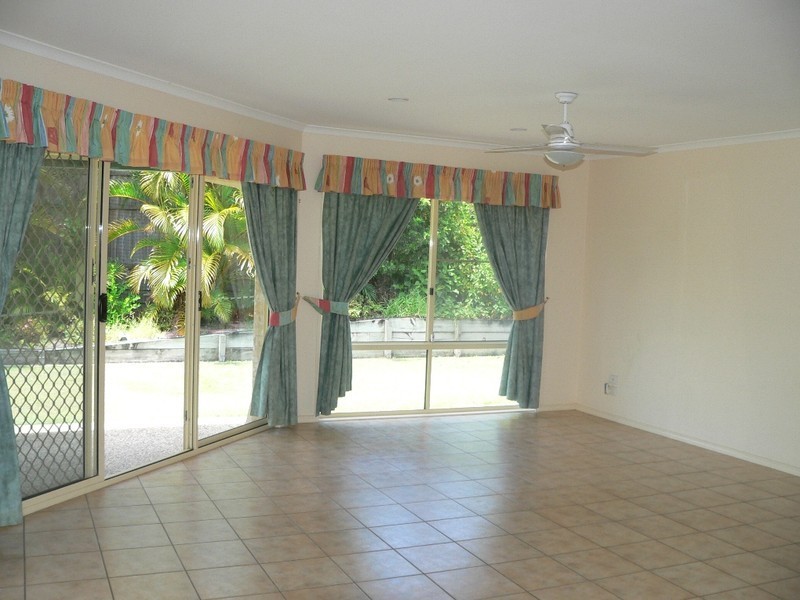 2 Murdock Pl, Wakerley QLD 4154