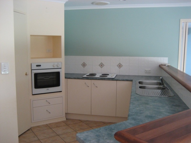 2 Murdock Pl, Wakerley QLD 4154