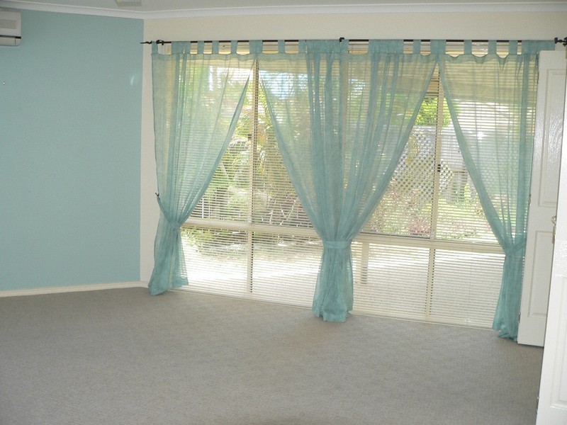 2 Murdock Pl, Wakerley QLD 4154