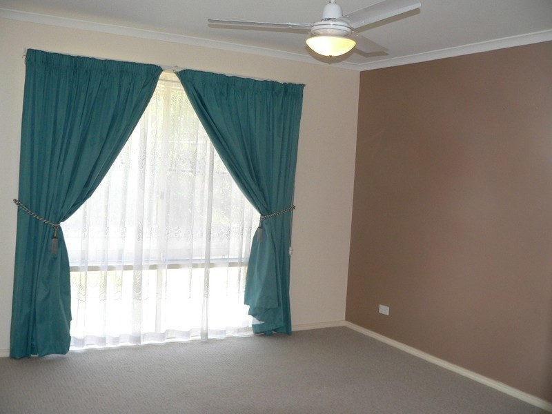 2 Murdock Pl, Wakerley QLD 4154