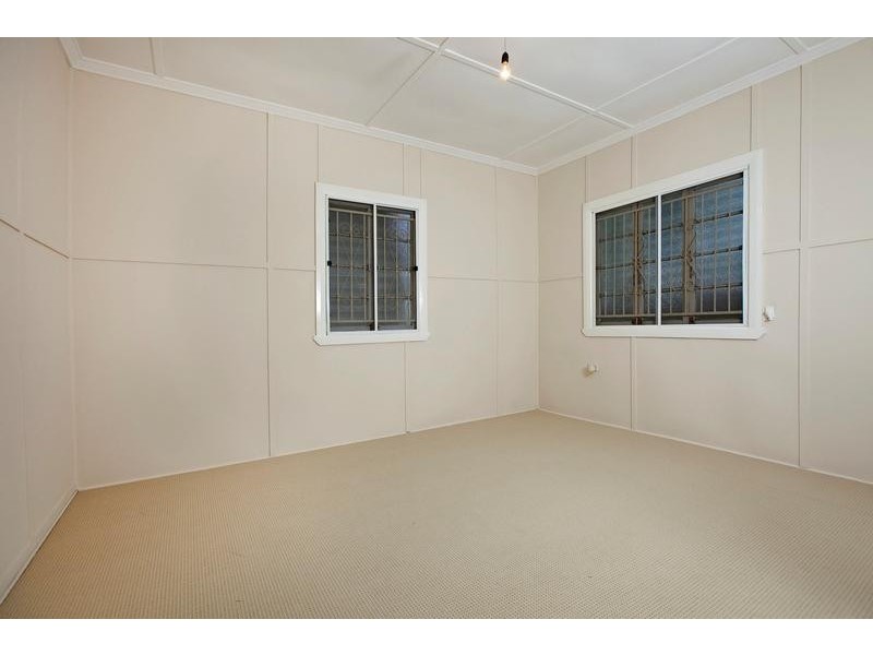 40 Strawberry Road, Manly West QLD 4179