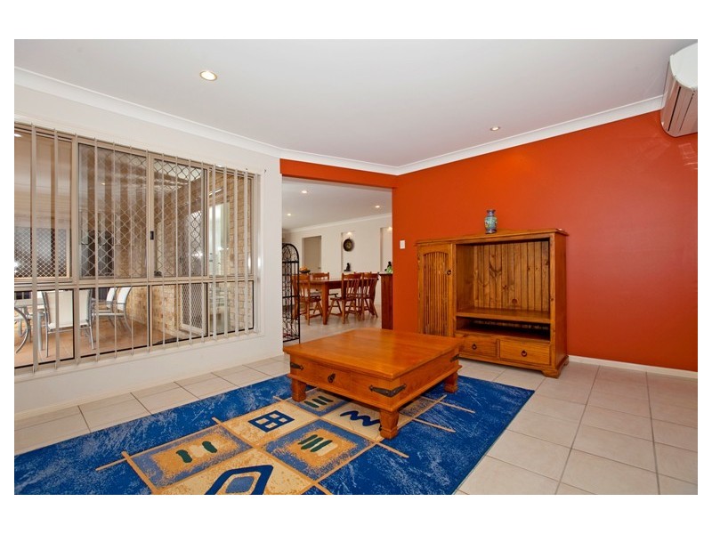 24 Willis St, Wakerley QLD 4154