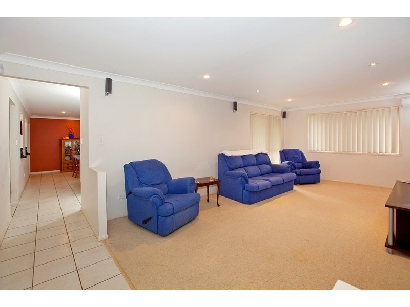 24 Willis St, Wakerley QLD 4154