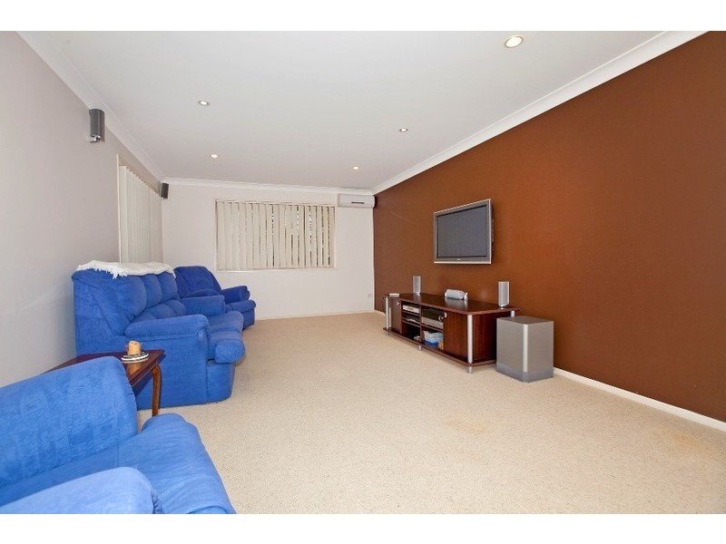 24 Willis St, Wakerley QLD 4154