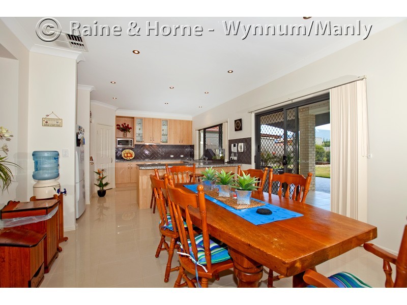 55 Gordon Cres, Wakerley QLD 4154