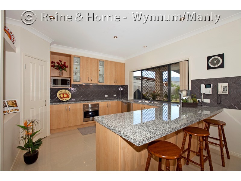 55 Gordon Cres, Wakerley QLD 4154