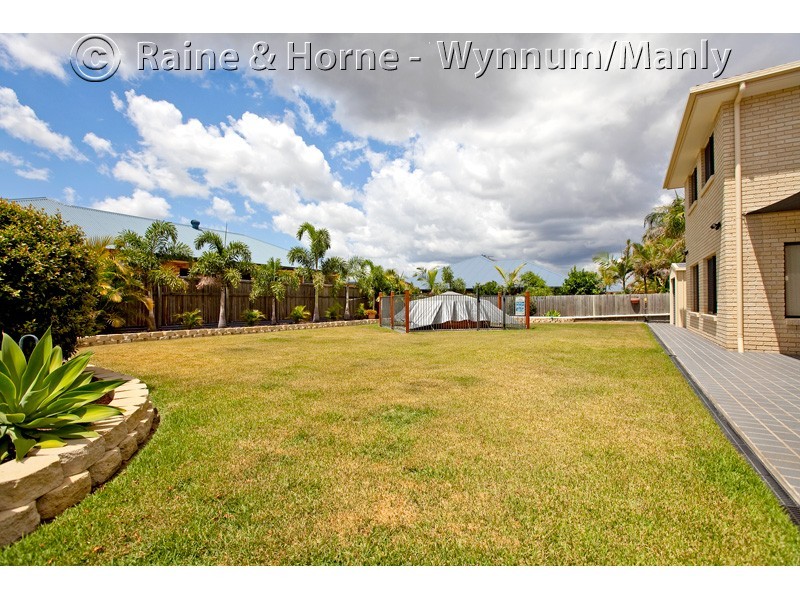 55 Gordon Cres, Wakerley QLD 4154