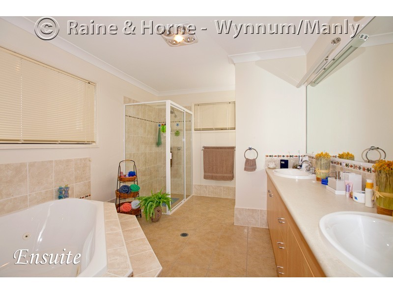 55 Gordon Cres, Wakerley QLD 4154