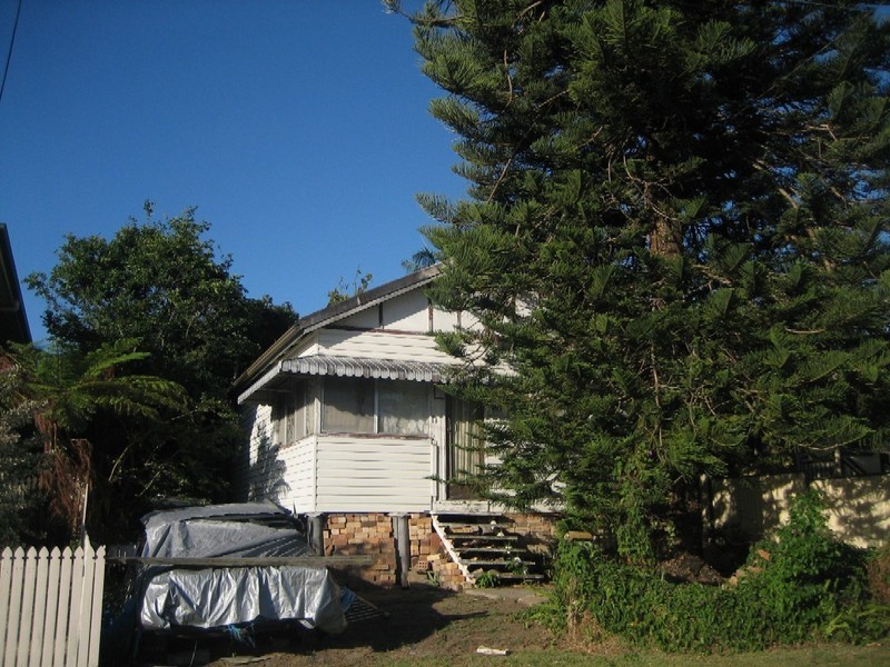 11 Carbethon Street, Manly QLD 4179