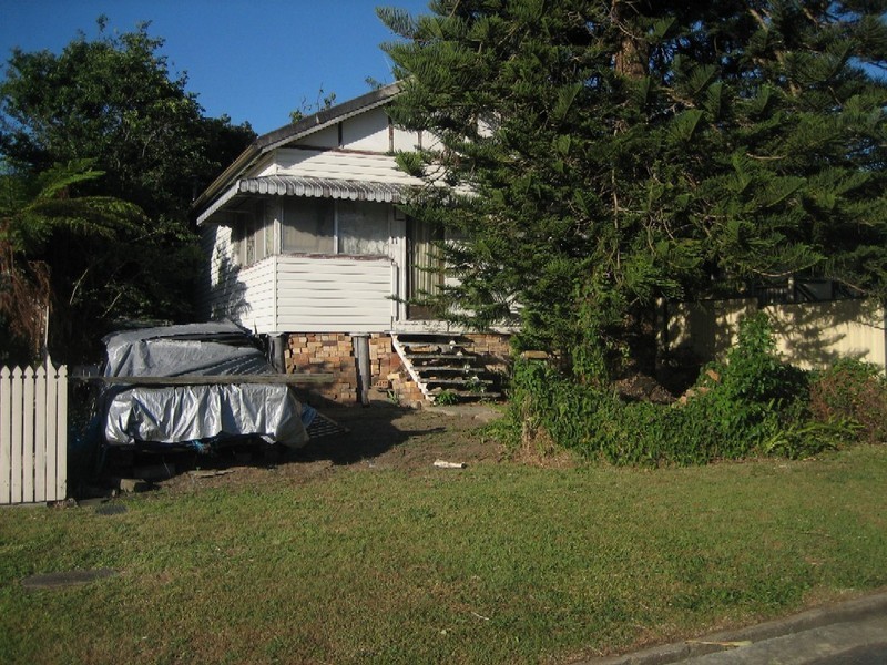 11 Carbethon Street, Manly QLD 4179