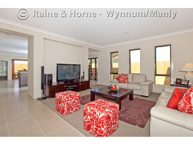 16 Feathertail Place, Wakerley QLD 4154