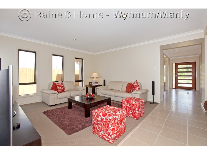 16 Feathertail Place, Wakerley QLD 4154