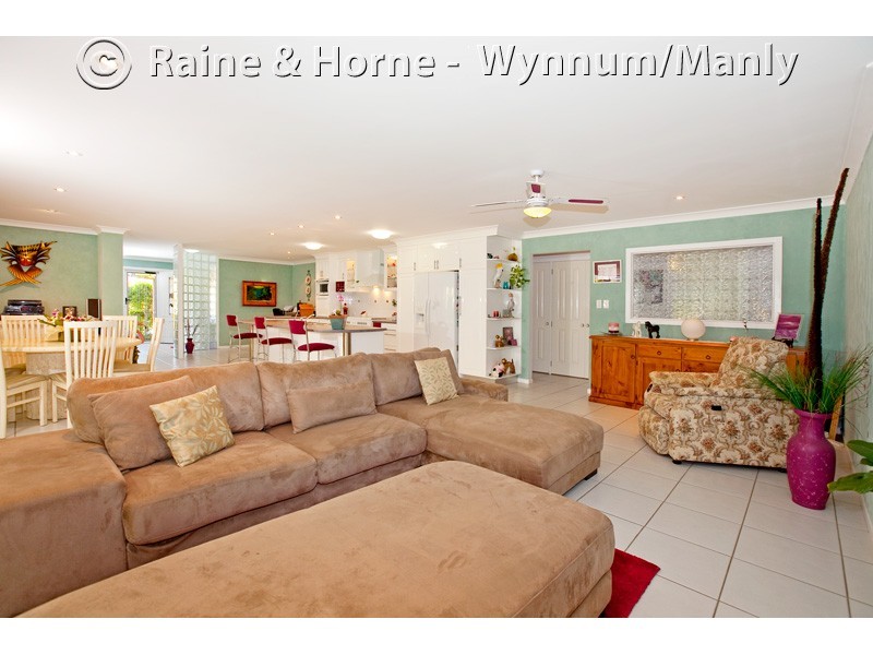 27 Greggor Street, Wynnum West QLD 4178