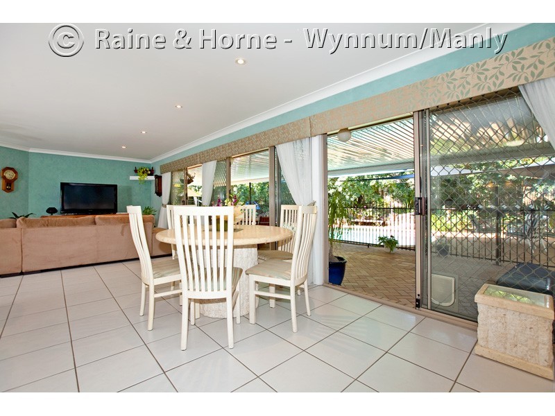 27 Greggor Street, Wynnum West QLD 4178