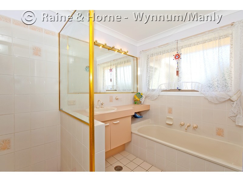 27 Greggor Street, Wynnum West QLD 4178